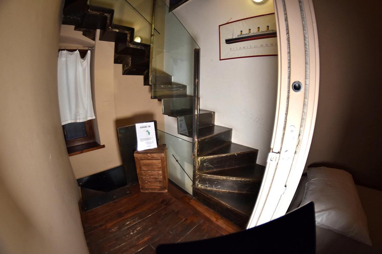 Bed and Breakfast Prigioni House Пескьера-дель-Гарда Экстерьер фото