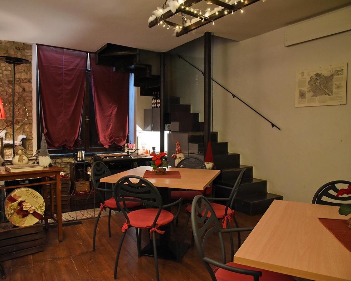 Bed and Breakfast Prigioni House Пескьера-дель-Гарда Экстерьер фото