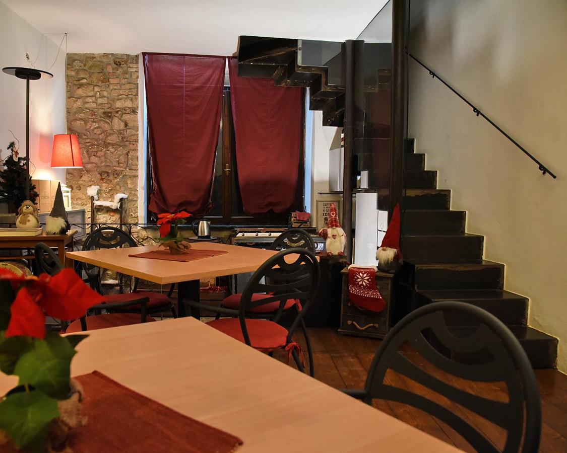 Bed and Breakfast Prigioni House Пескьера-дель-Гарда Экстерьер фото