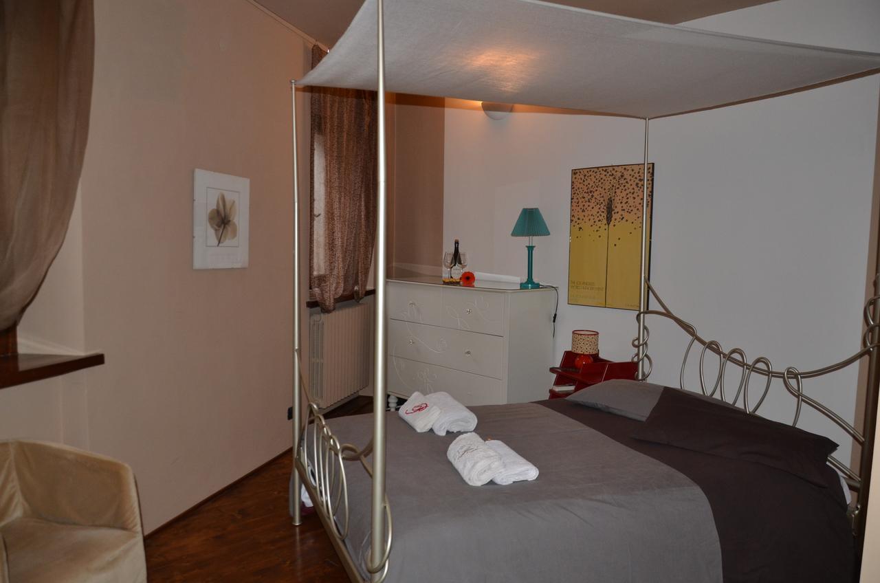 Bed and Breakfast Prigioni House Пескьера-дель-Гарда Экстерьер фото